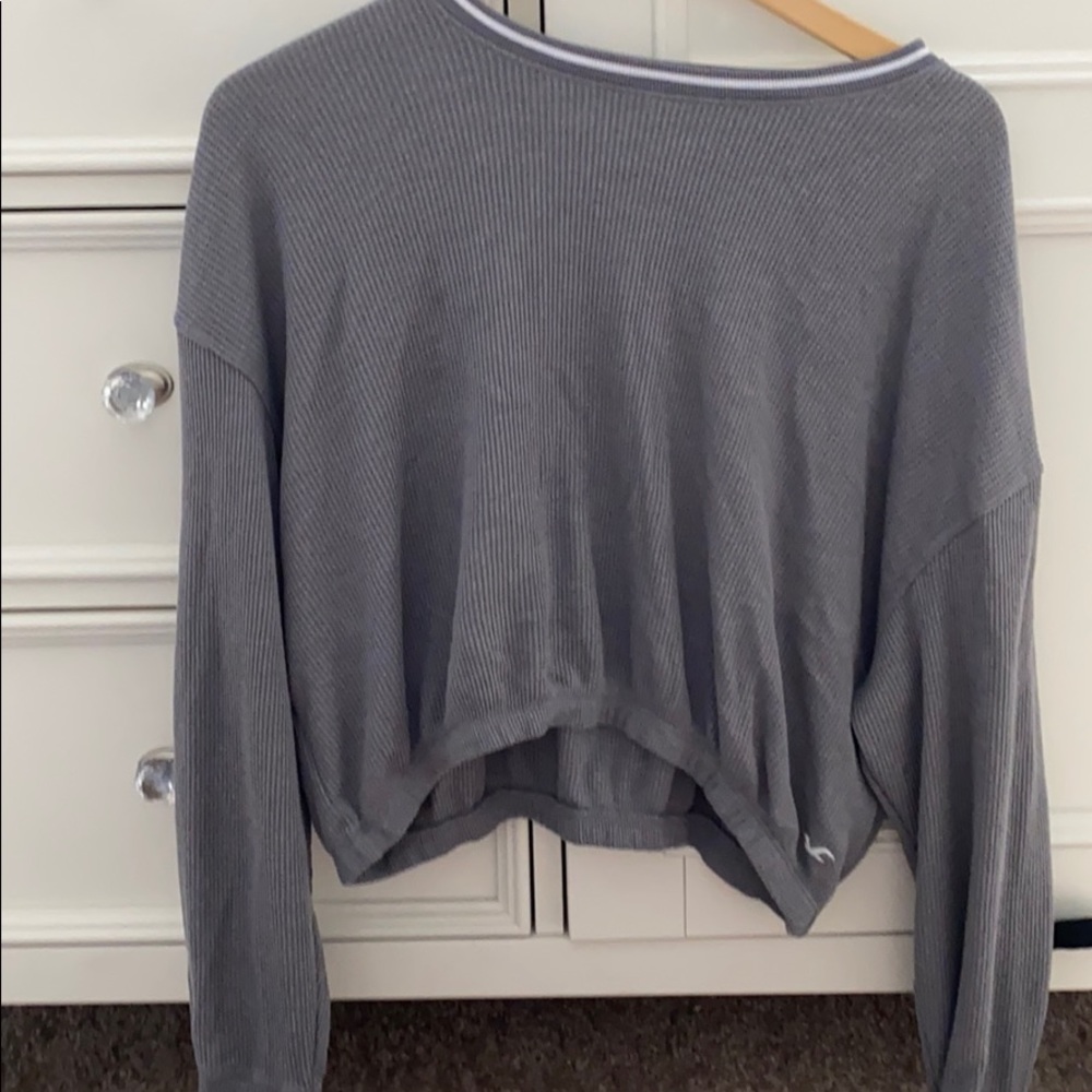 Gray hollister long sleeve top white lining
